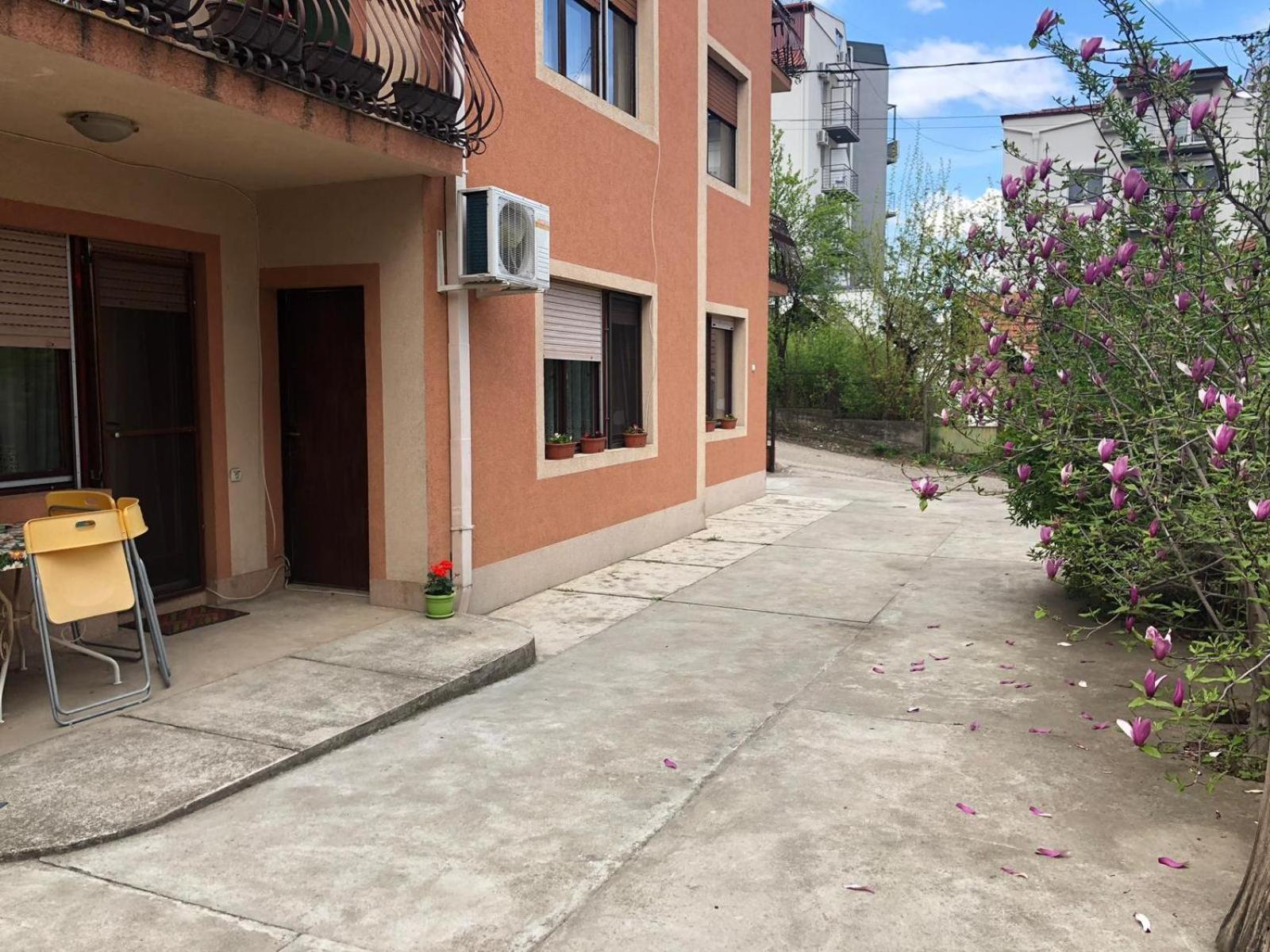 Nela Apartmani Ni المظهر الخارجي الصورة